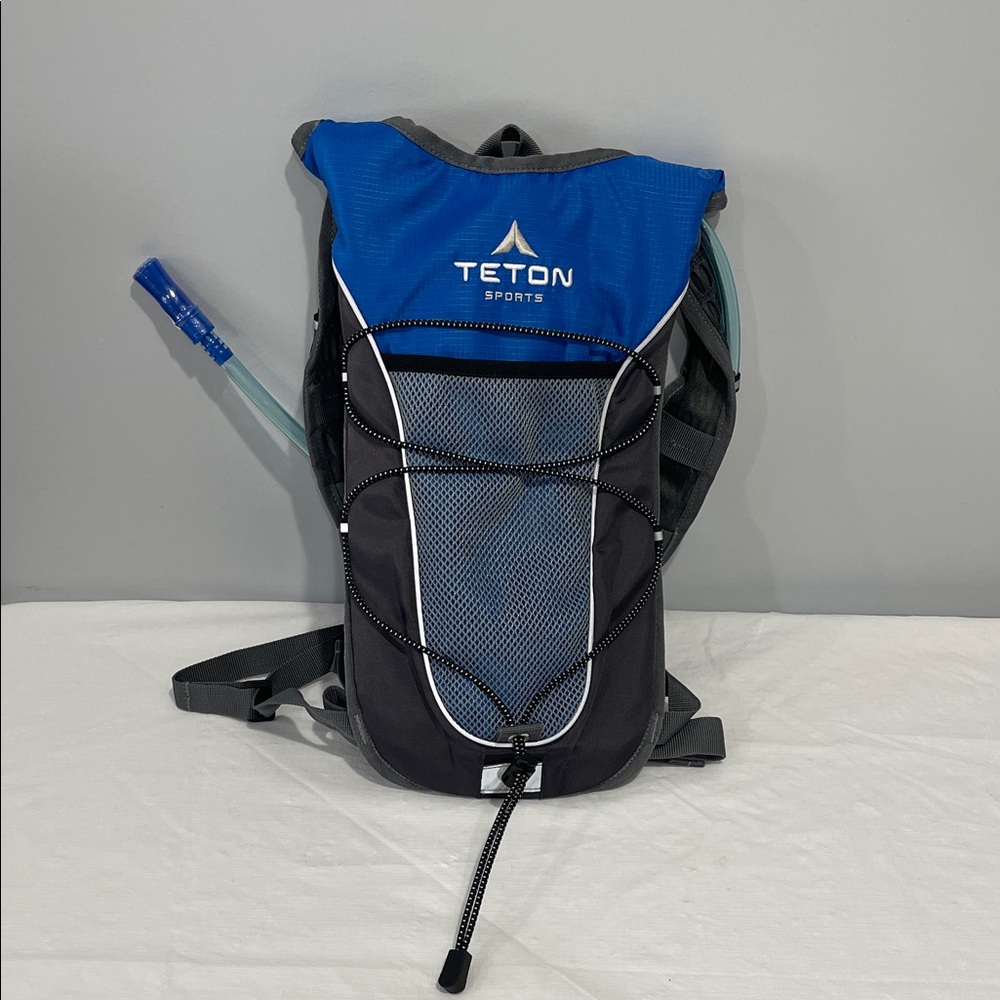 TETON Sports TrailRunner 2L Hydration Pack NEW blue gray color